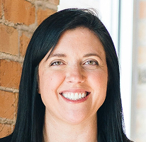 Headshot de Sophie Hartwell, responsable de atención al cliente en el equipo de servicio